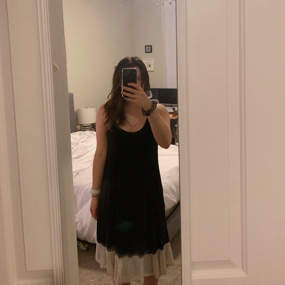 Splendid Black and White Flowy Midi Dress